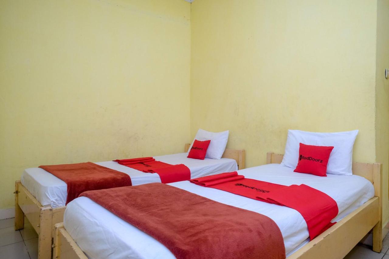 Reddoorz Near Pelabuhan Nusantara Parepare Exterior photo