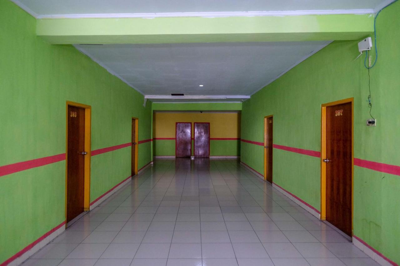 Reddoorz Near Pelabuhan Nusantara Parepare Exterior photo